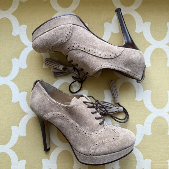 Tommy Hilfiger Brinley Suede Lace Up Booties, size 9.5M, 4" heel, 1" platform - Picture 1 of 15